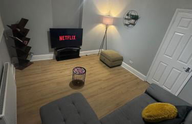 Stylish 2-Bed Garden Flat, 5 Mins to Brixton - Photo 10