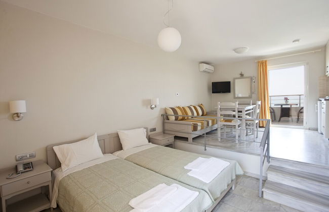 Phaedra Hotel - Photo 9