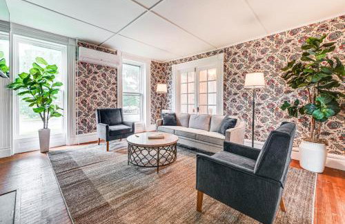 Near Lake and Wineries Spacious Union Springs Home! - Foto 1