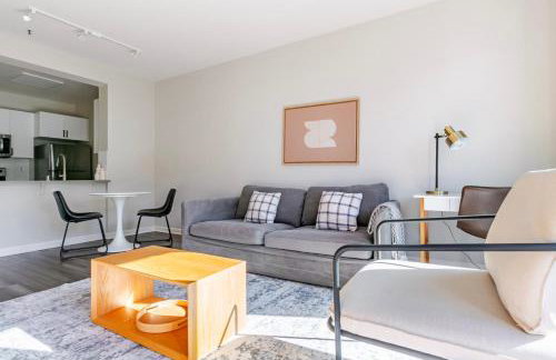 Blueground Emeryville pool nr Bay Street Park SFO-1987 - Foto 3