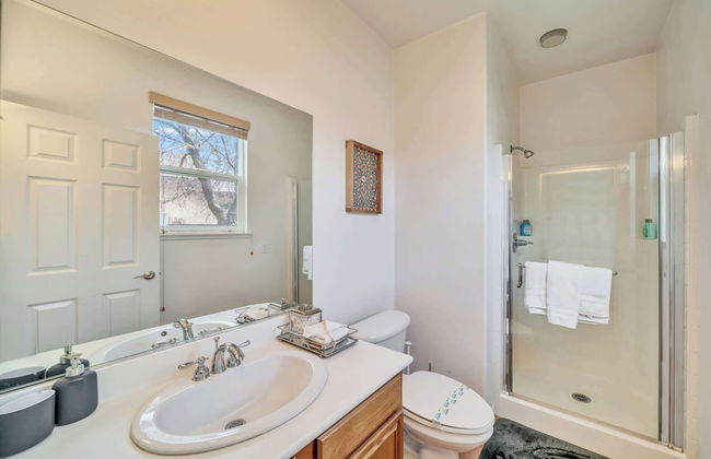 Spacious Golf Course Retreat - w/ Modern Kitchen - Foto 21