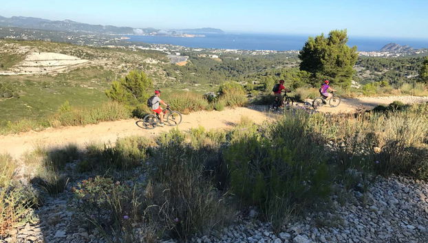 Ruta ciclista junto a las calanques