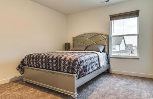 Quiet Avon Home - Near Indianapolis Speedway! - Photo 15