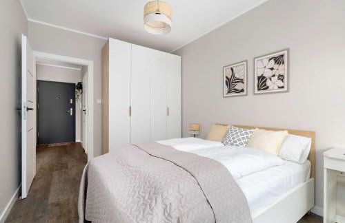 Prestigious Apartment with Terrace and Parking Close to the Airport Poznań by Renters Prestige - Foto 15