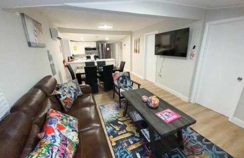 Unique Miami Art Escape w/ HotTub, Arcade & Murals - Foto 5