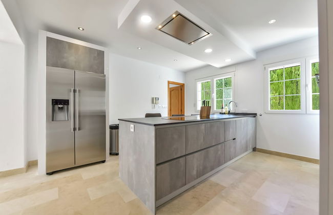 4bed Villa Sleeps 8- Pool, Garden, Bbq, Near Beach - Foto 7