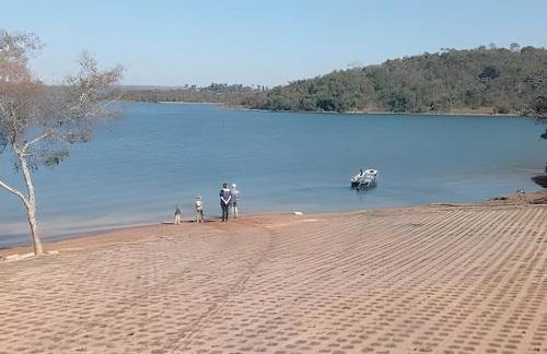 Chalé Mirante, piscina, cachoeira, lago e vista espetacular em Alexânia Goiás - Foto 18