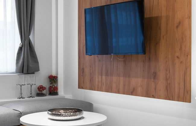 White and Wood Nilie Hospitality MGMT - Foto 11