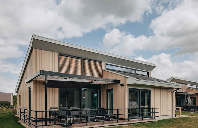 Modern Lodge Near Beach - Photo 29