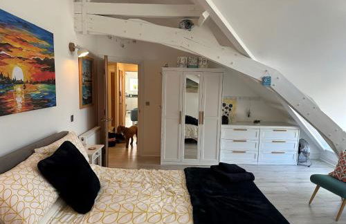 Beautiful, spacious 3 bed Brixham apartment - Photo 15