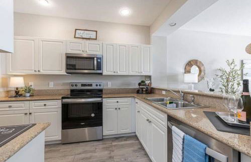 Rare New 2 bed 2 bath Golf View in Naples - Foto 18