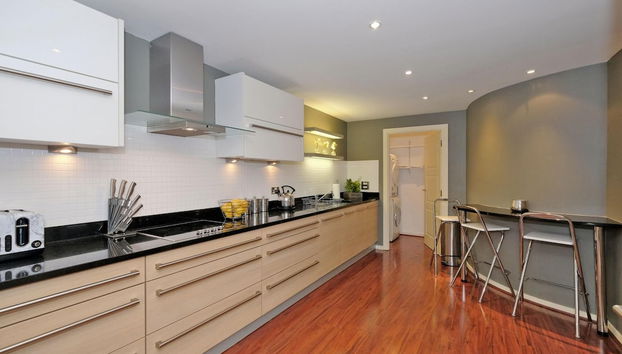 Deluxe Three-bedroom Home in the Sought-after West End Area of Aberdeen - Foto 4, Habitación