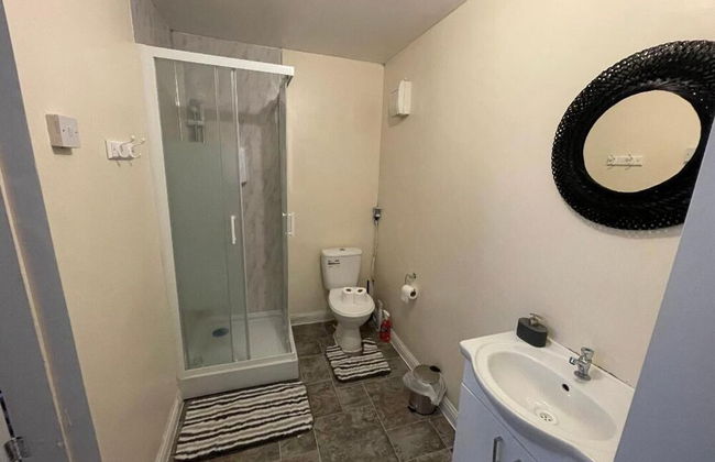 A Furnished Ensuite Apartment for Rent in Patchway - Foto 9