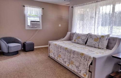 Backwoods Guesthouse Near VIR - Foto 16