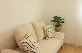 Großes Apartment mit Küche, Dusche, Badewanne, Balkon, Parkplatz vor dem Haus, ruhig gelegen, ADA4 - Foto 56