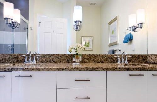 Stylish 3-BR with Private Pool & Conservation View - Foto 17