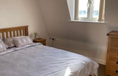 Lovely, Sleeps 6, 2 baths, Riverside Views, Parking, GY - Foto 15