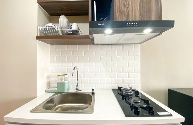 Well Furnished and Cozy Studio at LRT City Jatibening Apartment - Photo 9