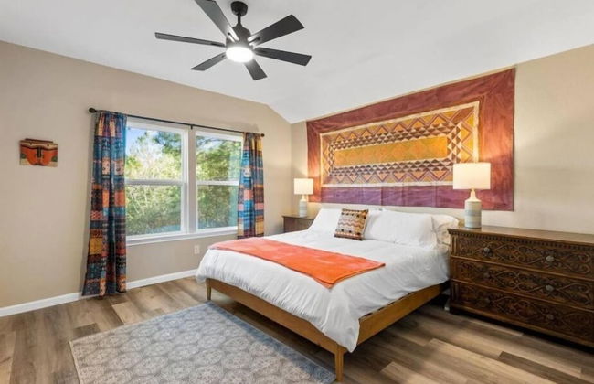 Modern Cabin in Pine Forest Near Austin - Foto 7