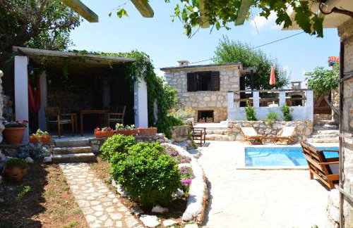 Three Sisters, absolutely unique stone houses, 200 m from the beach - Photo 21