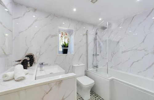 Tudor Hot Tub Family House - Foto 34