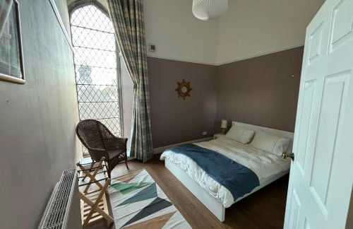 KIRK - Gorgeous church in the heart of Fife converted into a warm home - Foto 14