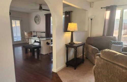 Southwestern charm - minutes from everything 3/2 - Foto 23