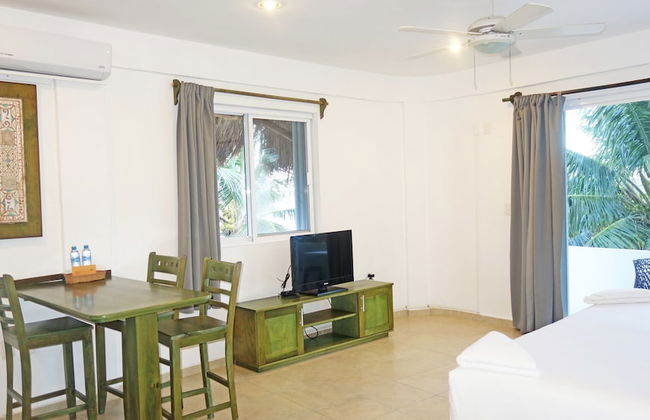 El Fuerte Beach Resort - Photo 42