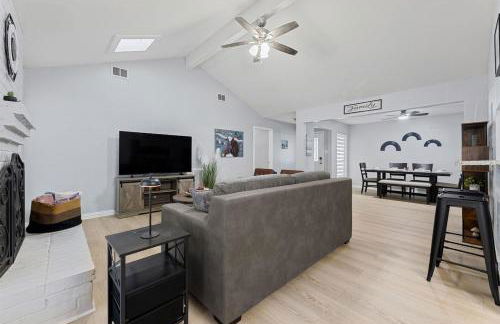 Spacious Retreat - Near IAH Airport & Lake Houston, Sleeps 9 - Foto 32