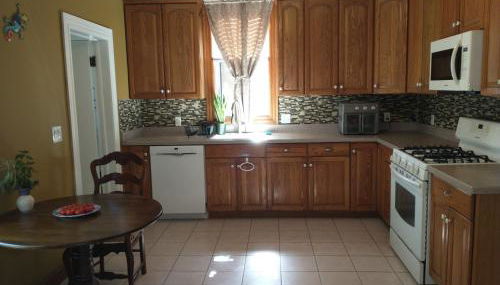 Comfortable 2 Bedroom House with Big Yard 30 Minutes to New York City - Foto 5, dishwasher, pet friendly, toaster