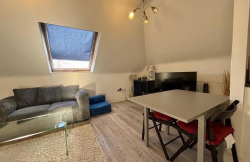Egham Modern Two Bedroom Apartment - Foto 9