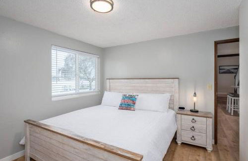 Edgewater Paradise HotTub Private Dock & Game Room - Foto 7