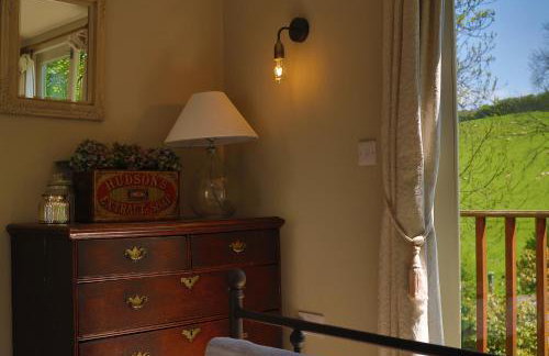 Treetops Lodge, Bantham, South Devon, a tranquil rural retreat - Foto 8