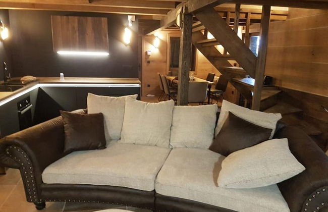 Amazing Chalet with Private Garden, Hot Tub, Sauna, Great Location by the River - Foto 10