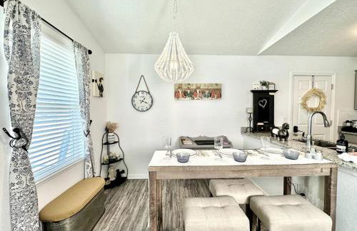 Doxie Cottage Close to WEC Springs and More - Foto 11