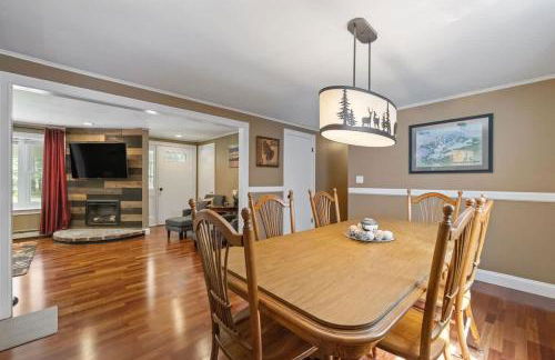 Lake Escape Family & Pet Friendly with Dock Access - Photo 32