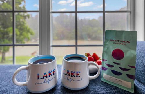 LKJ - Lakefront Home, Hot tub, Fire Pit, Games and Movie Room! - Foto 23