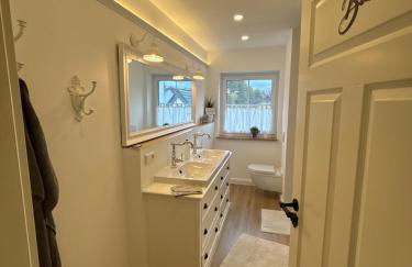 Landhausstübchen 105qm mit Balkon-2 Schlafzimmer-Bad-WC-WiFi-Kaffeemaschine-Waschmaschine-Trockner-Föhn-Handtücher und Bettwäsche-sehr familienfreundlich - Photo 37