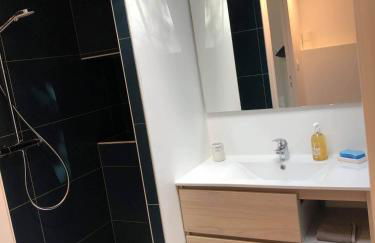 Maison 2 Ch - 5 Pers - au coeur du Château de Bothané - Foto 10