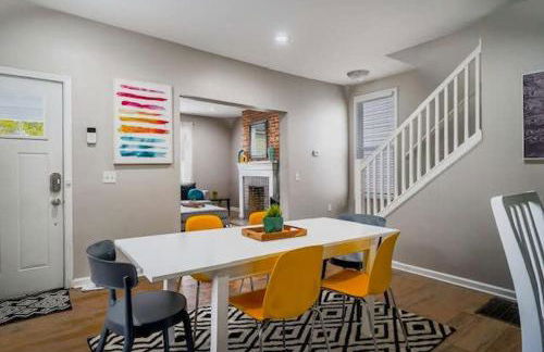 Housepitality - The Lilley Pad - Near Downtown - Photo 8