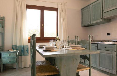 ISA - Residence with swimming pool in Sos Alinos, apartments with air conditioning and private outdoor area - Foto 8