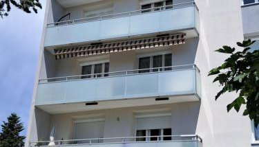 Le 8 - Appartement 2 chambres calme, tout confort, parking privé gratuit, à 2 pas des Allées Provençales - Foto 2