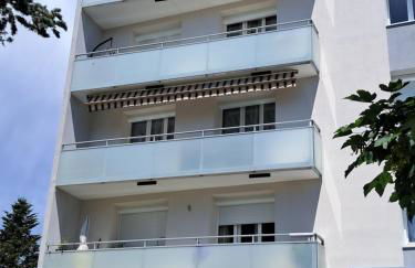 Le 8 - Appartement 2 chambres calme, tout confort, parking privé gratuit, à 2 pas des Allées Provençales - Photo 2