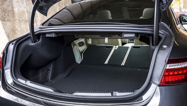 Departure Private Transfer Bilbao City to Bilbao airport BIO by Business Car - Photo 4