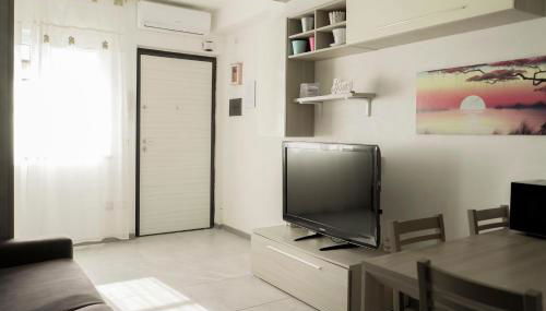 De Rosa Home Appartamento 4 posti letto, vicino al centro e al mare, con terrazza, aria condizionata, parcheggio privato e wifi - Foto 4