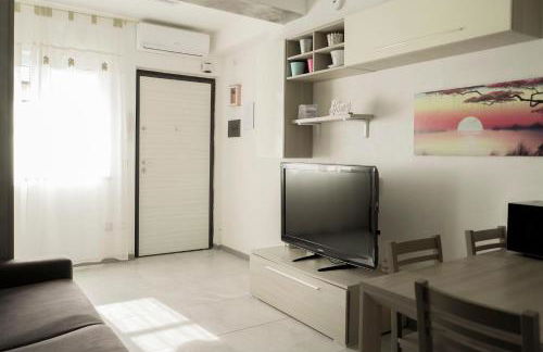 De Rosa Home Appartamento 4 posti letto, vicino al centro e al mare, con terrazza, aria condizionata, parcheggio privato e wifi - Foto 4