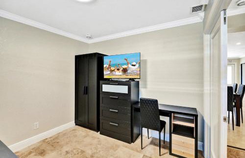 Deluxe Home Heated Pool & Jetted Tub near Beach - Foto 33