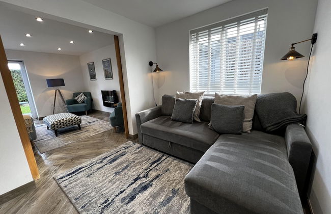 3 Bed House - Sleeps 5 - Pets - Garden - Parking - Photo 9