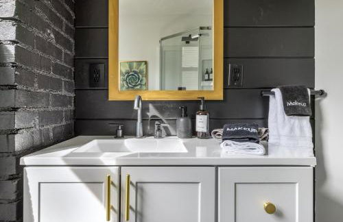 The Akron Retreat: Modern 3-Bedroom Oasis - Foto 29