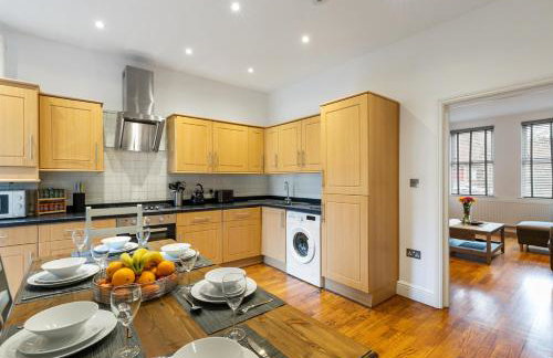 Two Bed Flat in Bush Hill Park - Photo 7